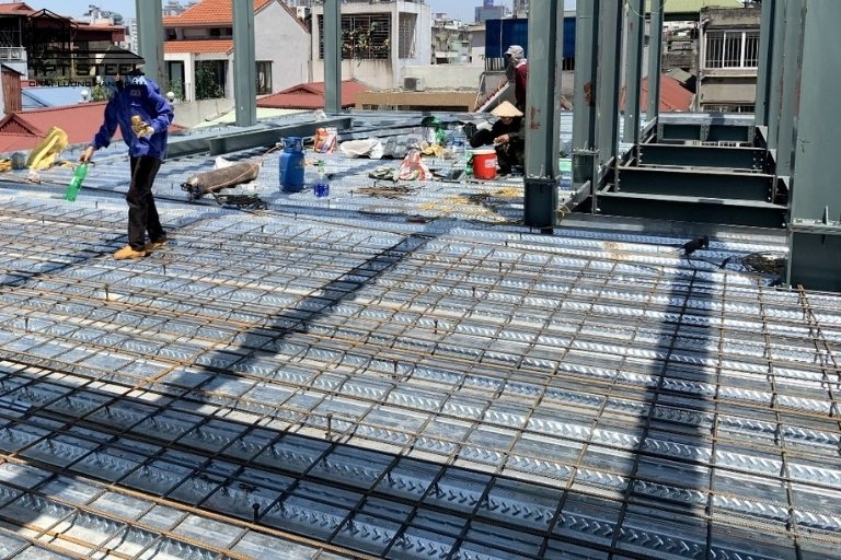 sàn deck kết hợp thép 1 lớp